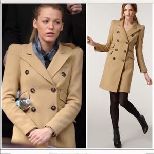 Smythe Reefer Coat US 6 has pilling. Jacket blazer